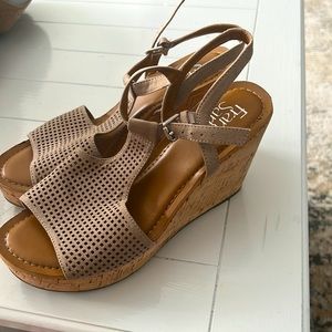 Franco  sarto wedge sandal color nude size 7.5 only worn 2 times !